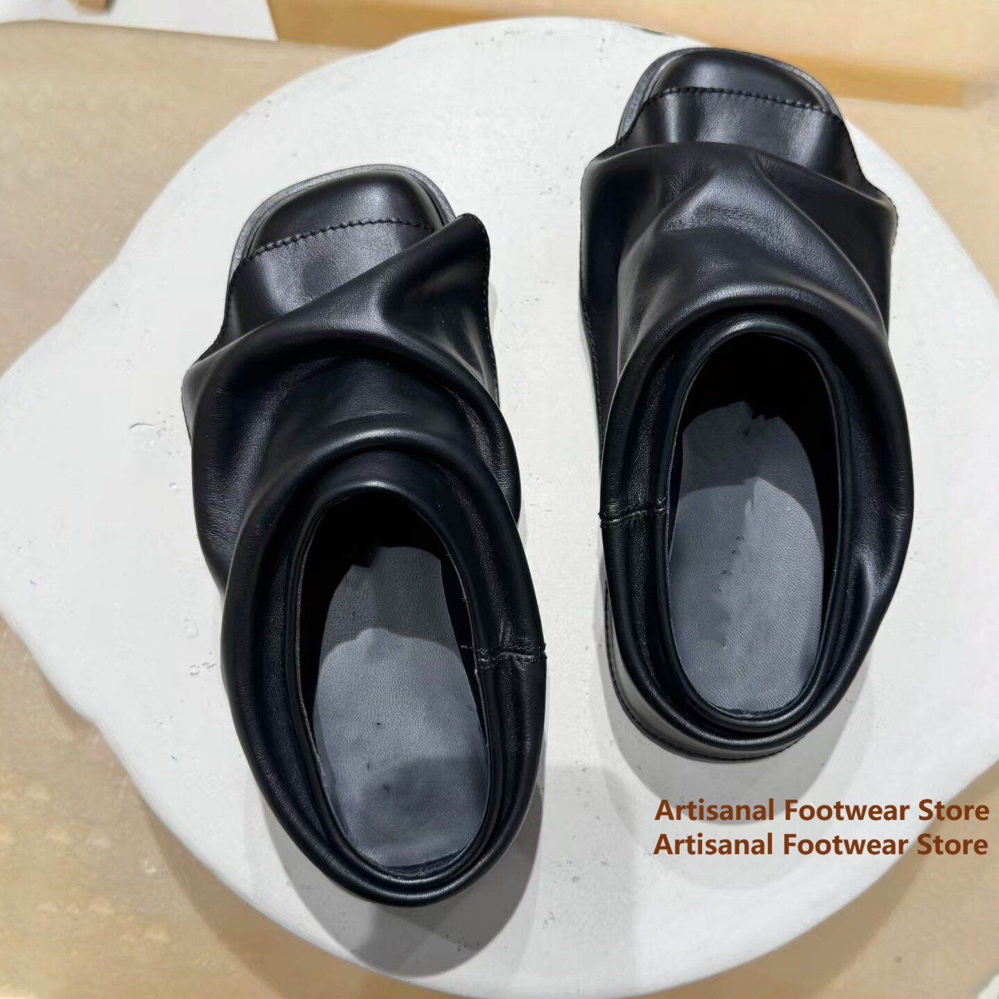 Ruched Soft Leather Slide Mule - огляд і ціна Flip Flop Leather Men